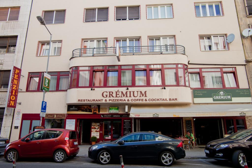 Penzion Gremium Hotel Bratislava Exterior photo